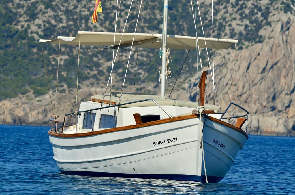 barco tradicional en ibiza