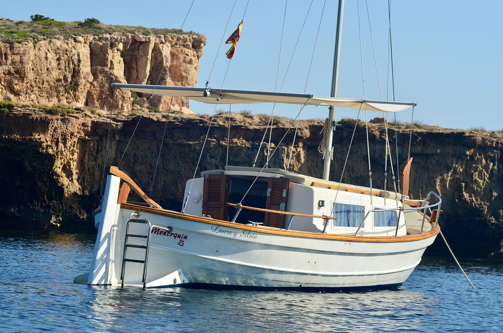 llaut para alquiler en ibiza