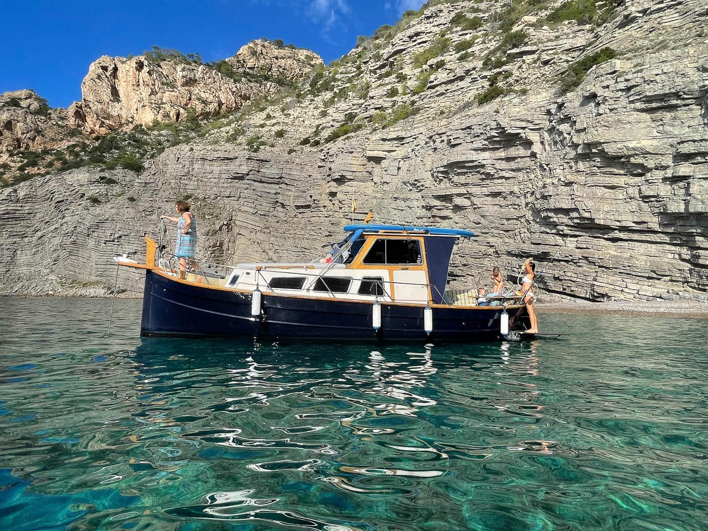Imagen Llaut alquiler para excursiones en San Antonio