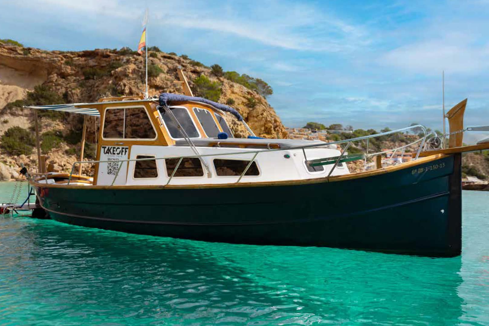 Alquiler de barcos tradicionales en San Antonio